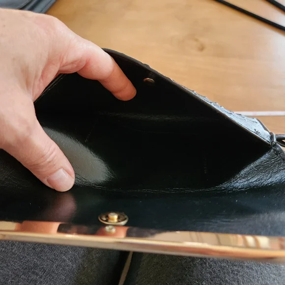 Black Exotic Mixed-Texture Envelope Clutch & Wristlet​Elevate your accessory ga - Picture 7 of 7